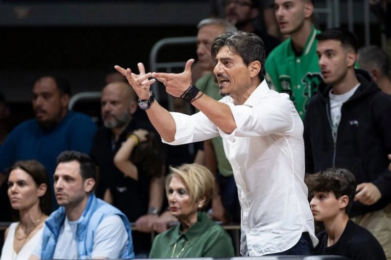 HOĆE LI SE PAO OPORAVITI OD OVOG UDARCA? Milosti nije bilo - Janakopulos neće smeti ni da priđe košarkaškoj dvorani!