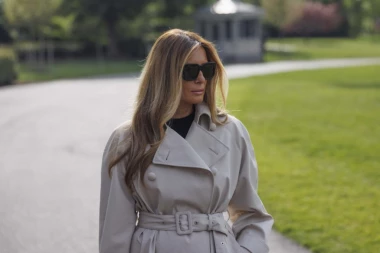 NAJTUŽNIJI ROĐENDAN MELANIJE TRAMP: Umesto da ga slavi, nalazi se na sahrani pape Franje! Evo kako će je muž obradovati posle