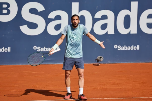 KO JE POTENCIJALNI RIVAL NOVAKA? Sa Sorajinom drugaricom ima dete, bio sa Helenom Topalović, pretio protivniku!