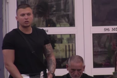 IZBIO KARAMBOL UŽIVO U PROGRAMU! Krenuo na Stefana Karića - usledila ODMAH njegova reakcija! (VIDEO)