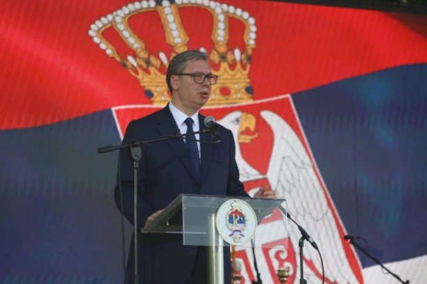 "OVDE ĆE NIĆI VELIČANSTVENI MEMORIJALNI CENTAR!" Vučić u Donjoj Gradini: Sledeće godine videćete ga na ovom mestu i u Beogradu!