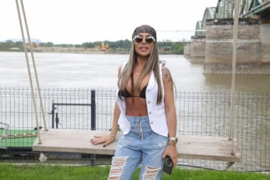 SANDRA AFRIKA U TAJNOJ KOMUNIKACIJI SA PINKIJEM? Priznala da voli "PILETINU"! (VIDEO)