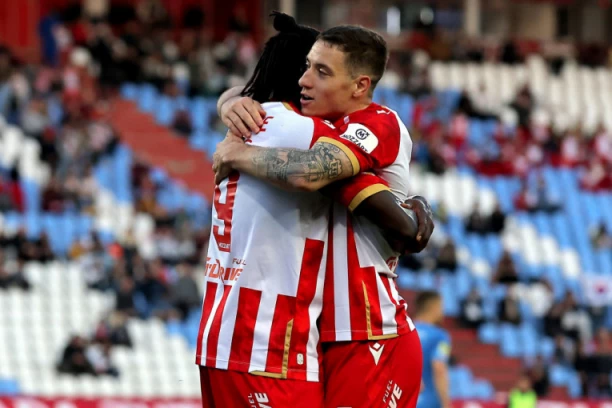 PETARDA JE PUKLA: Siguran hod šampiona - Zvezda nije marila za romantiku! (VIDEO)