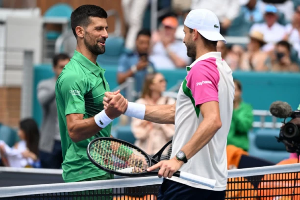 UPALA MU KAŠIKA U MED: Masters u Madridu je definitivno otkrio sve - nije mogao da odoli čarima atraktivne Meksikanke! (FOTO)