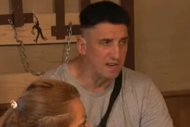 KRISTIJAN GOLUBOVIĆ DOBIO POZIV KOJI LEDI KRV U ŽILAMA - USLEDIO SKANDAL UŽIVO U PROGRAMU! Gledalac nije smeo ovo da izgovori!