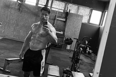 GLUMAC DANIMA NOSIO ISTE GAĆE, INTIMNE DELOVE PRAO PESKOM: Otkrio prljave tajne rijalitija, pa ZGROZIO region!