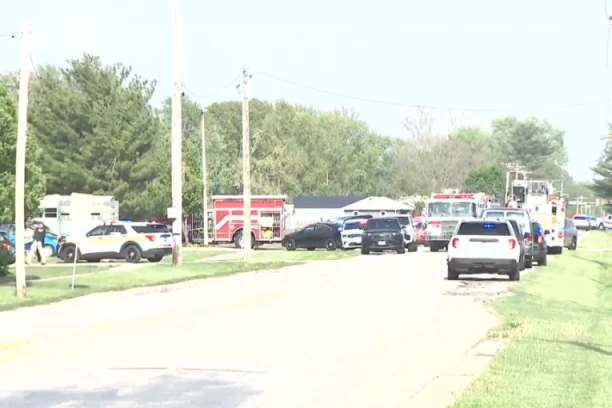 MRTVA DECA LEŽE NA ZEMLJI! Automobil uleteo u dečji kamp i počeo da GAZI SVE, krici odjekivali ulicom (VIDEO)