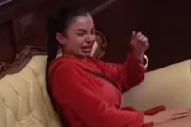 "BIĆE SA MNOM ILI U GROBU" Odjeknule reči u "Eliti 8" koje LEDE KRV U ŽILAMA - kamera usnimila MORBIDNU SVENU: "Ja sam njegov robovlasnik" (VIDEO)