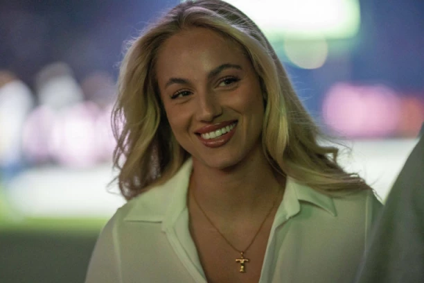 O, MOJ BOŽE! IMAMO NAPAD OVDE! Zanosna Hrvatica na velikim mukama! (FOTO)