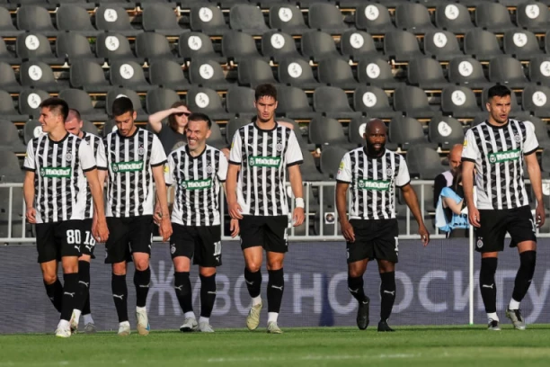 GODINE SU SAMO BROJ! Partizanov čarobnjak među Top 5 igrača u ovom segmentu! Da li je ovo NJEGOVA sezona!?