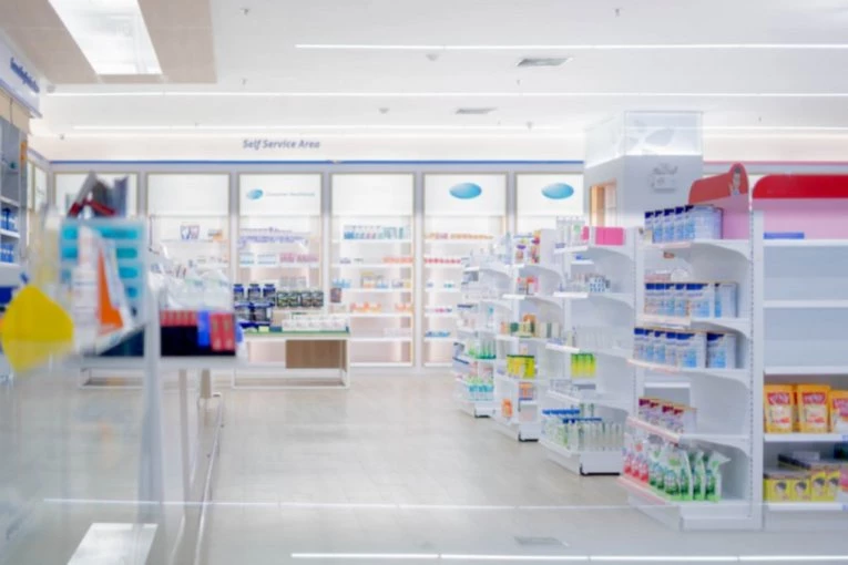 UHAPŠENI MALOLETNICI KOJI SU PLJAČKALI APOTEKE U BEOGRADU! Uhvaćeni na delu!