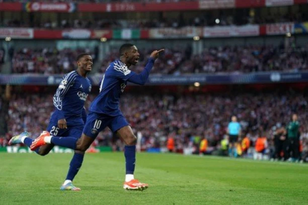 MUK U LONDONU! PSŽ poveo iz svlačionice (VIDEO)