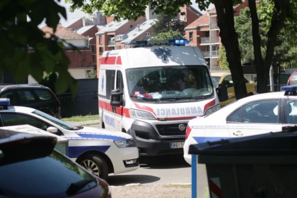 JEZIV SUDAR KAMIONA I AUTOMOBILA KOD KULE NEBOJŠA U BEOGRADU! Više osoba TEŠKO POVREĐENO!