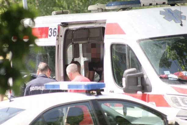 TEŽAK UDES U NOVOM BEOGRADU! Automobil udario PEŠAKA, Hitna pomoć na licu mesta!