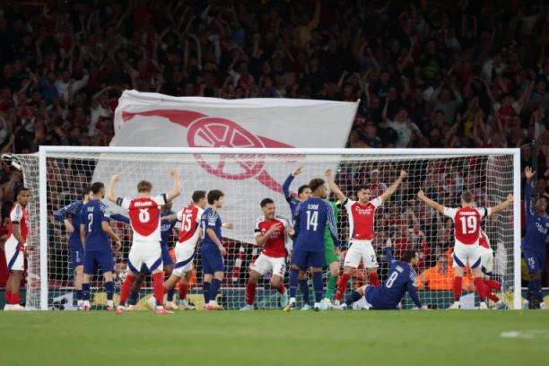 VELIKA BRUKA NAVIJAČA ARSENALA! Nakon skoro dve decenije igraju polufinale LŠ, pa doživeli krah! (FOTO)