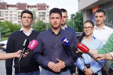 STUDENTI IZ PIONIRSKOG PARKA SUTRA U 11 RAZGOVARAJU SA VUČIĆEM! Nakon sastanka odluka o štrajku glađu!