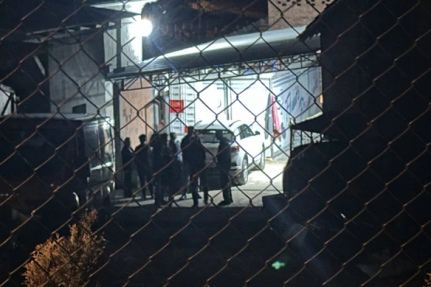 PROGLAŠENA TRODNEVNA ŽALOST U TOPOLI! Zbog tragedije u kojoj je stradalo četvoro ljudi zastave spuštene na pola koplja!