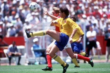 CENA POGREŠNOG KORAKA! Život ugašen sa šest metaka posle autogola!