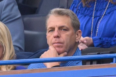 PA KAD SI TI TO IGRAO?! Vlasnik Čelsija PONIZIO legendarnog Holanđanina i propisno se obrukao!