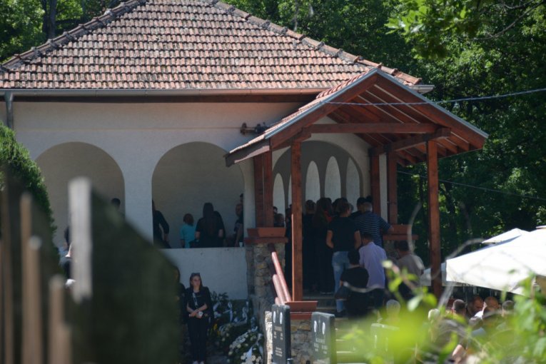 Sahrana nastradalih u Topoli!