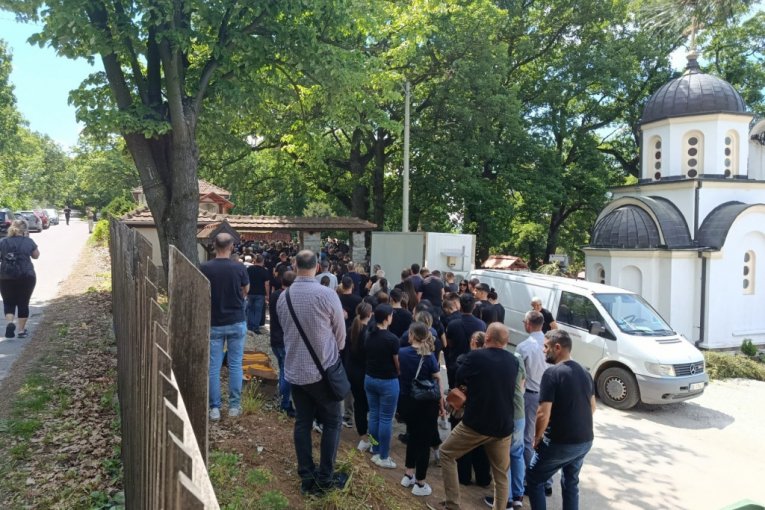 Sahrana nastradalih u Topoli!