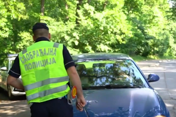 UŽAS KOD PRIJEPOLJA! Dete samo upravljalo automobilom, policiju tek ŠOKIRAO postupak majke!