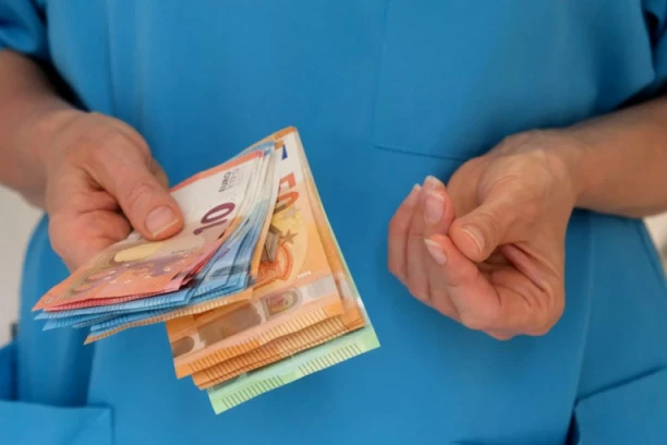 DONETA VAŽNA ODLUKA! Banke više neće smeti da naplaćuju otvaranje računa: Evo na koga se promene odnose