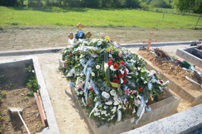 Sahrana nastradalih u Topoli!