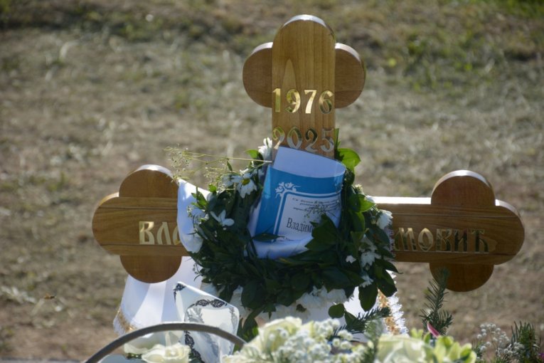 Sahrana nastradalih u Topoli!