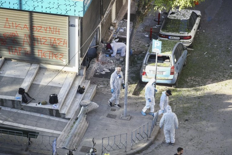 EKSPLOZIJA U BARU! Najmanje 13 osoba povređeno kod ulične pijace