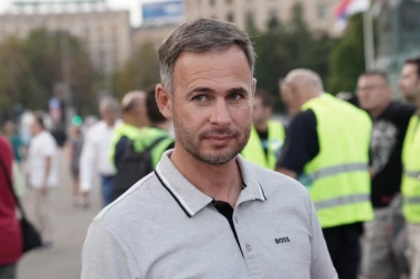 ALEKSIĆEV ODBORNIK KRENUO NA BLOKADU DA IZAZOVE NASILJE! Evo šta je policija našla kod njega