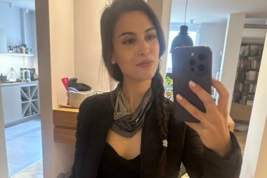 NAŠA PEVAČICA (32) U VEZI SA DUPLO STARIJIM: Novom objavom ZAPALILA društvene mreže, usledila lavina komentara! (FOTO)