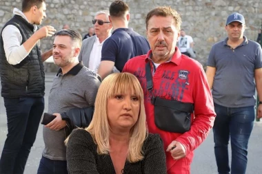 NOVI SKANDAL DRMA ESTRADU: Bane Obradović ODBRUSIO Kebinoj bivšoj ljubavnici nakon izre;ene zabrane!