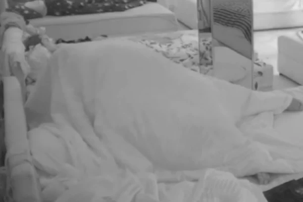 NAJSKANDALOZNIJI DETALJI IZ SPAVAĆE SOBE, ZBOG OVOGA ĆE VAM SE OKRENUTI ŽELUDAC: Neviđena drama u programu!