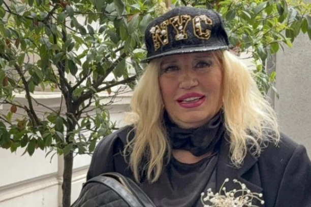 DOČEK SRPSKE DELEGACIJE U UZBEKISTANU UZ NADU TOPČAGIĆ! Pevačica puca od ponosa! (VIDEO)