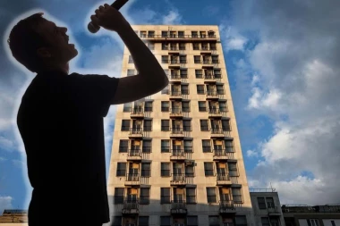 MILJKOVIĆ PRONAĐEN MRTAV U STANU, PORODICA SE NE OGLAŠAVA! Komšije muzičara otkrile - EVO ŠTA SE DESILO PRE TRAGEDIJE!