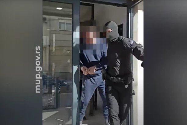 UHAPŠEN VLASNIK CENTRA ZA ODŠTETU „021“! Od osiguranja naplatio devet miliona dinara kao zastupnik porodice stradalog u nesreći, pa samo deo novca dao oštećenima!