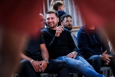 DONČIĆ VIĐEN NA NEOČEKIVANOM MESTU! Posetio utakmicu koju nikada ne biste pretpostavili!