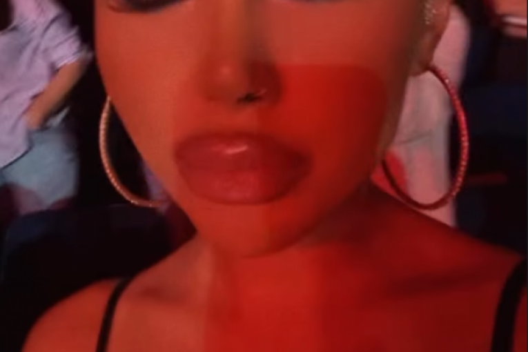 Anita uživa na Marijinom koncertu