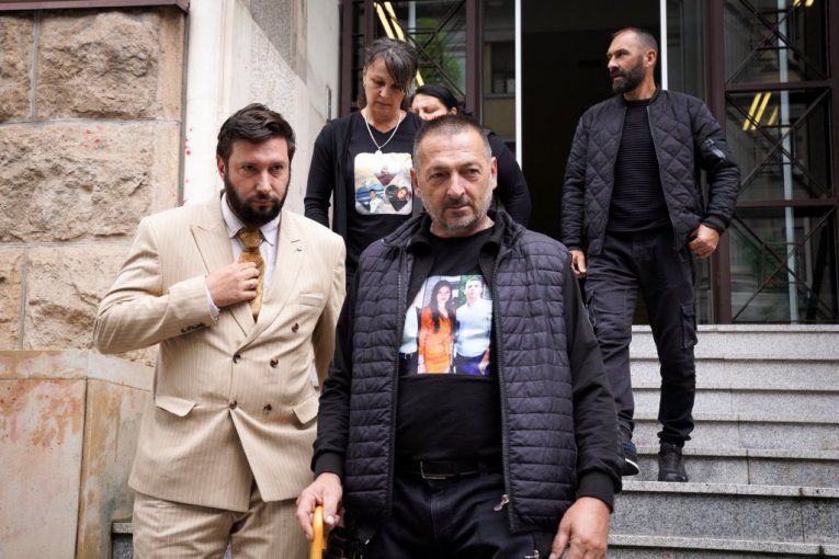 Roditelji ubijene dece iz Dubone sa advokatom