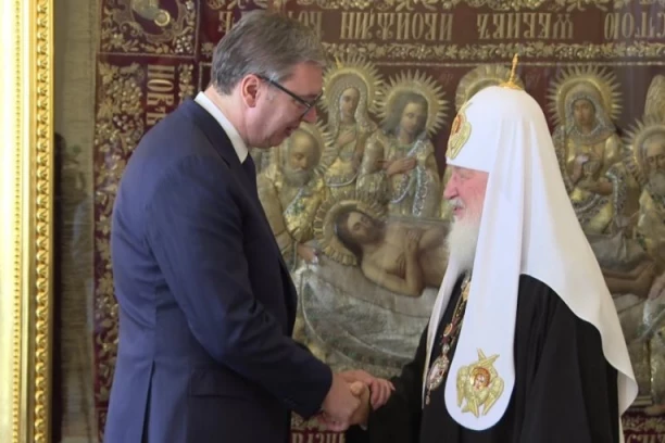 ORDEN VIŠE OD NAGRADE! Patrijarh Kiril: Srpski i ruski narod povezani istorijom