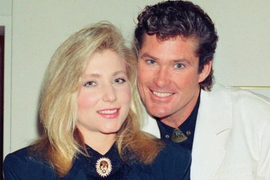 NJEGOVA BIVŠA ŽENA JEDNOG DANA PODIGLA  JEPIŠTOLJ I PUCALA SEBI U GLAVU: Stanje čuvenog glumca je sada potresno - nove slike izazvale zabrinutost! (FOTO)