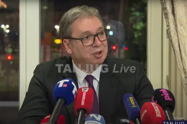 VUČIĆ IZ MOSKVE PORUČIO DA SE NAROD POBUNIO PROTIV STRANOG MEŠANJA! Pobedili smo obojenu revoluciju, čekaju me sastanci sa Putinom i Sijem