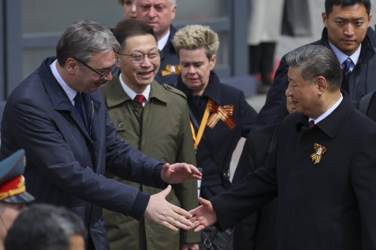 USKORO OČEKUJEM ODLUKU KINE O IZGRADNJI FABRIKE VOZOVA U SRBIJI! Vučić otkrio još jednu dobru vest nakon sastanka sa Si Đinpingom