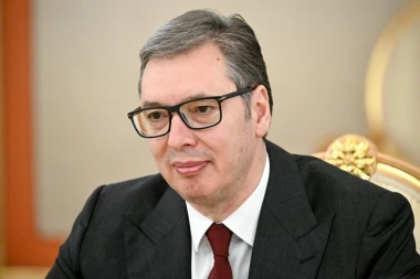 VUČIĆ SE OBRAĆA U 18 ČASOVA!