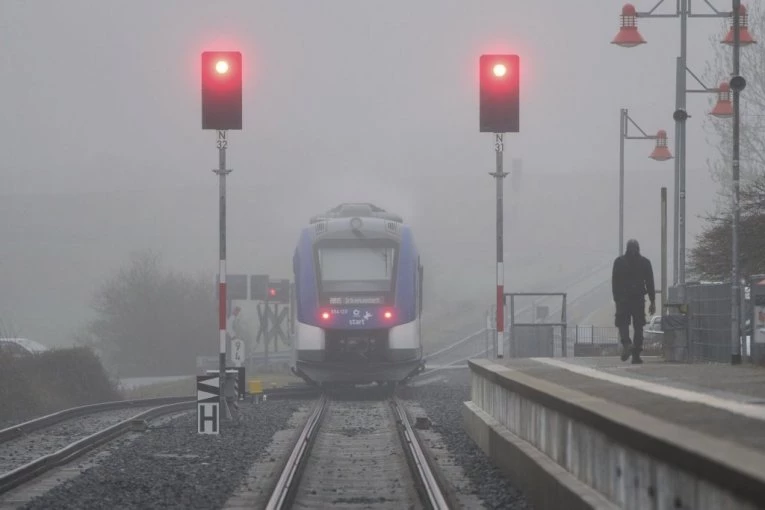 PAKAO NA ŠINAMA: Stali vozovi zbog SNEŽNE OLUJE!
