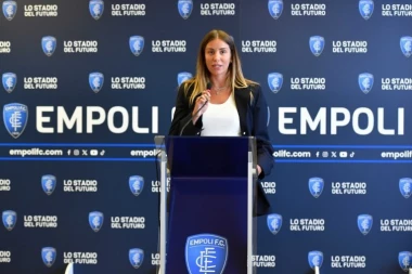 KADA SE ONA POJAVI U SVLAČIONICI, NIKOME NIJE DOBRO! Generalna direktorka Empolija GRMI kako izgleda! (FOTO)