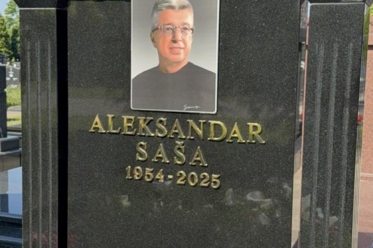 Spomenik Saše Popovića