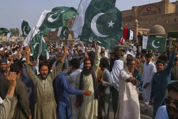 ŠTA IM SAD OVO ZNAČI? Pakistan iznenada rešio da bogatstvo uloži u KOPANJE!