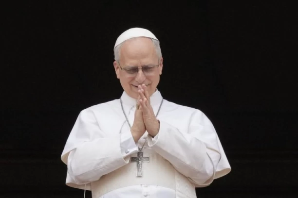 CEO SVET OPET U VATIKANU! Danas inauguracija pape Lava XIV, VELIKI BROJ VERNIKA VEĆ STIGAO! (FOTO)